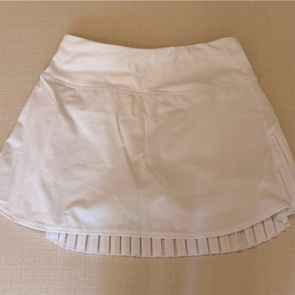 Baeleaf White Tennis Skort with Pleated Hem